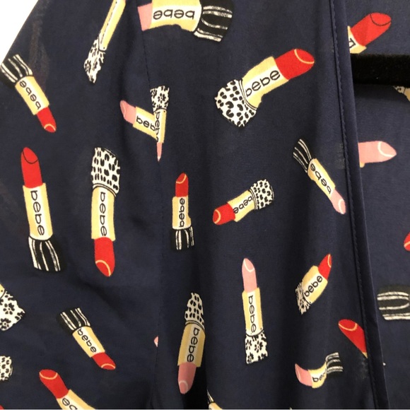 NWT New Bebe Denise Rufffled Navy Blue Wrap Dress Lipstick Print Sz  10 - Picture 16 of 16